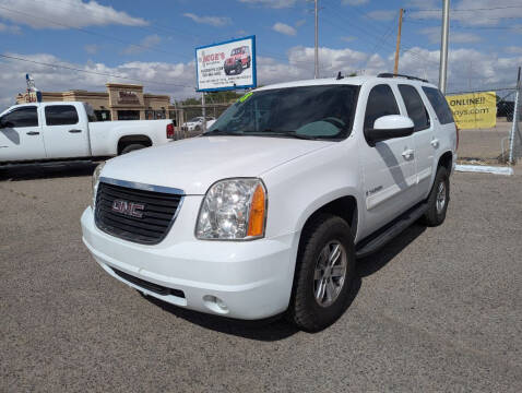 2008 GMC Yukon for sale at AUGE'S SALES AND SERVICE in Belen NM