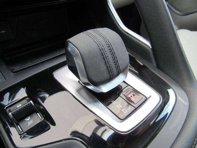 2022 Jaguar E-PACE P250 SE