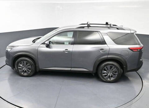 2022 Nissan Pathfinder SV