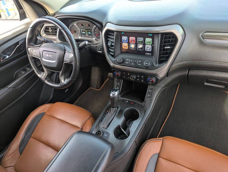 2017 GMC Acadia SLT-1