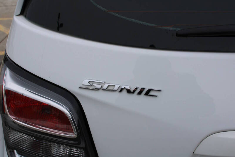 2018 Chevrolet Sonic LT Auto