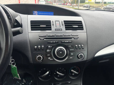 2013 Mazda MAZDA3 i SV