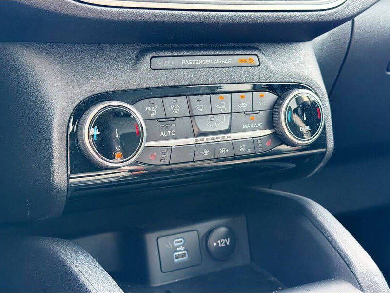 2022 Ford Escape SEL