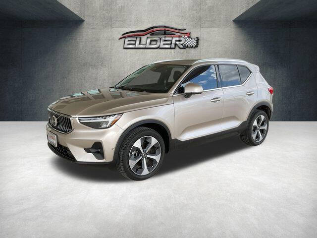 2024 Volvo XC40 B5 Plus Bright Theme