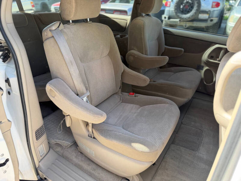 2008 Toyota Sienna LE 7-Passenger