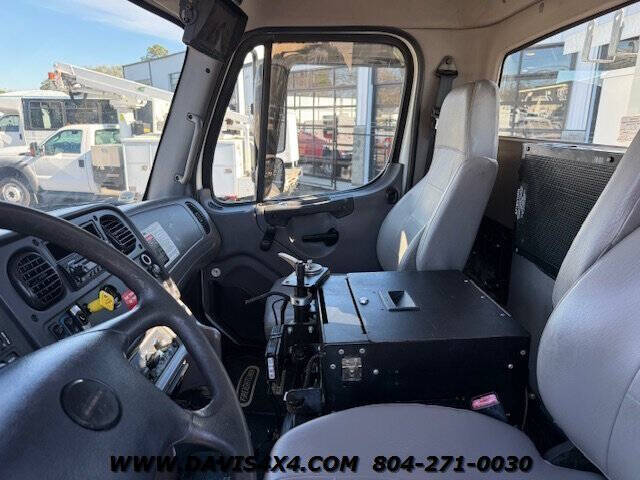 2015 Freightliner M2 106