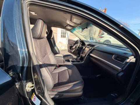 2016 Toyota Camry SE