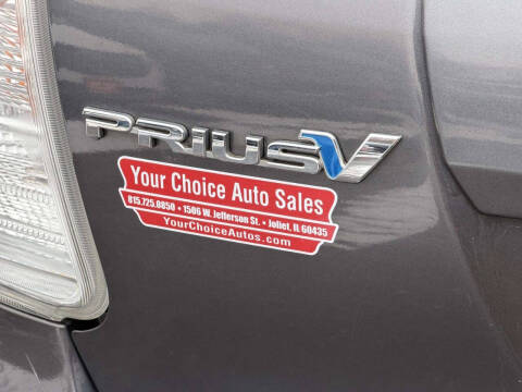 2017 Toyota Prius v Five