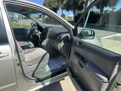 2008 Toyota Sienna CE 7-Passenger