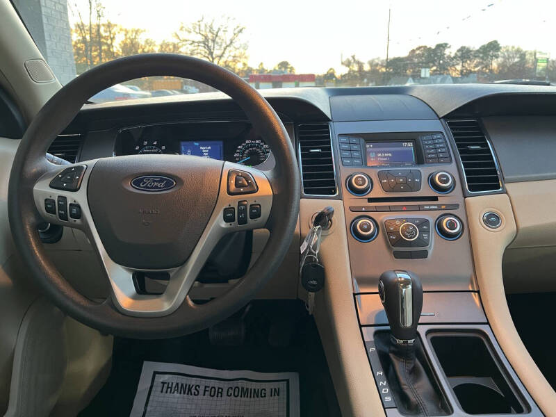 2018 Ford Taurus SE
