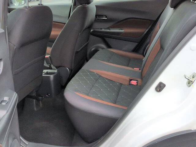 2019 Nissan Kicks SR