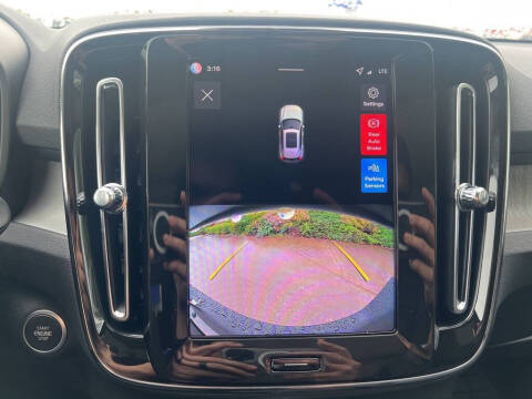 2026 Volvo XC40 B5 Core