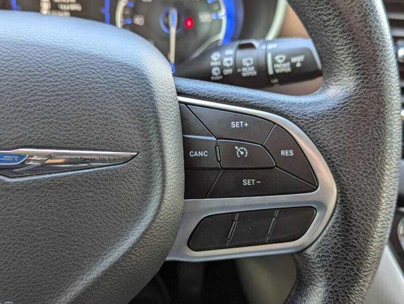 2020 Chrysler Voyager LXi