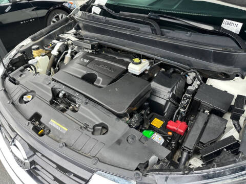 2020 Nissan Pathfinder S