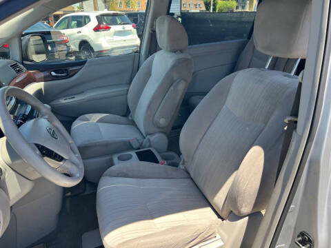 2017 Nissan Quest SV