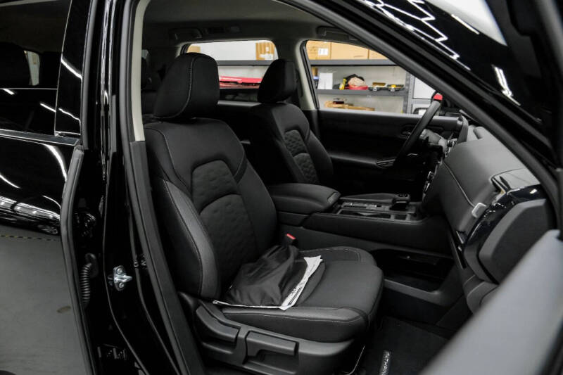 2025 Nissan Pathfinder S