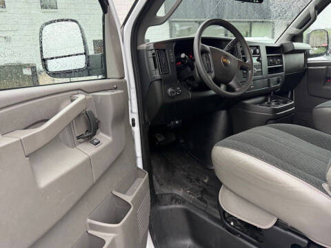 2025 Chevrolet Express 2500