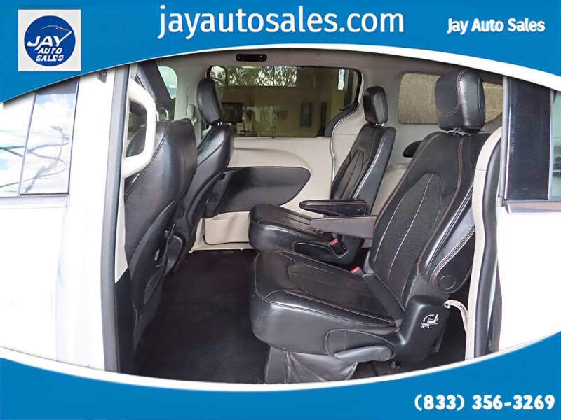 2018 Chrysler Pacifica Touring L