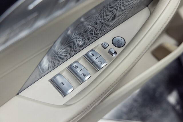 2025 BMW 8 Series M850i xDrive