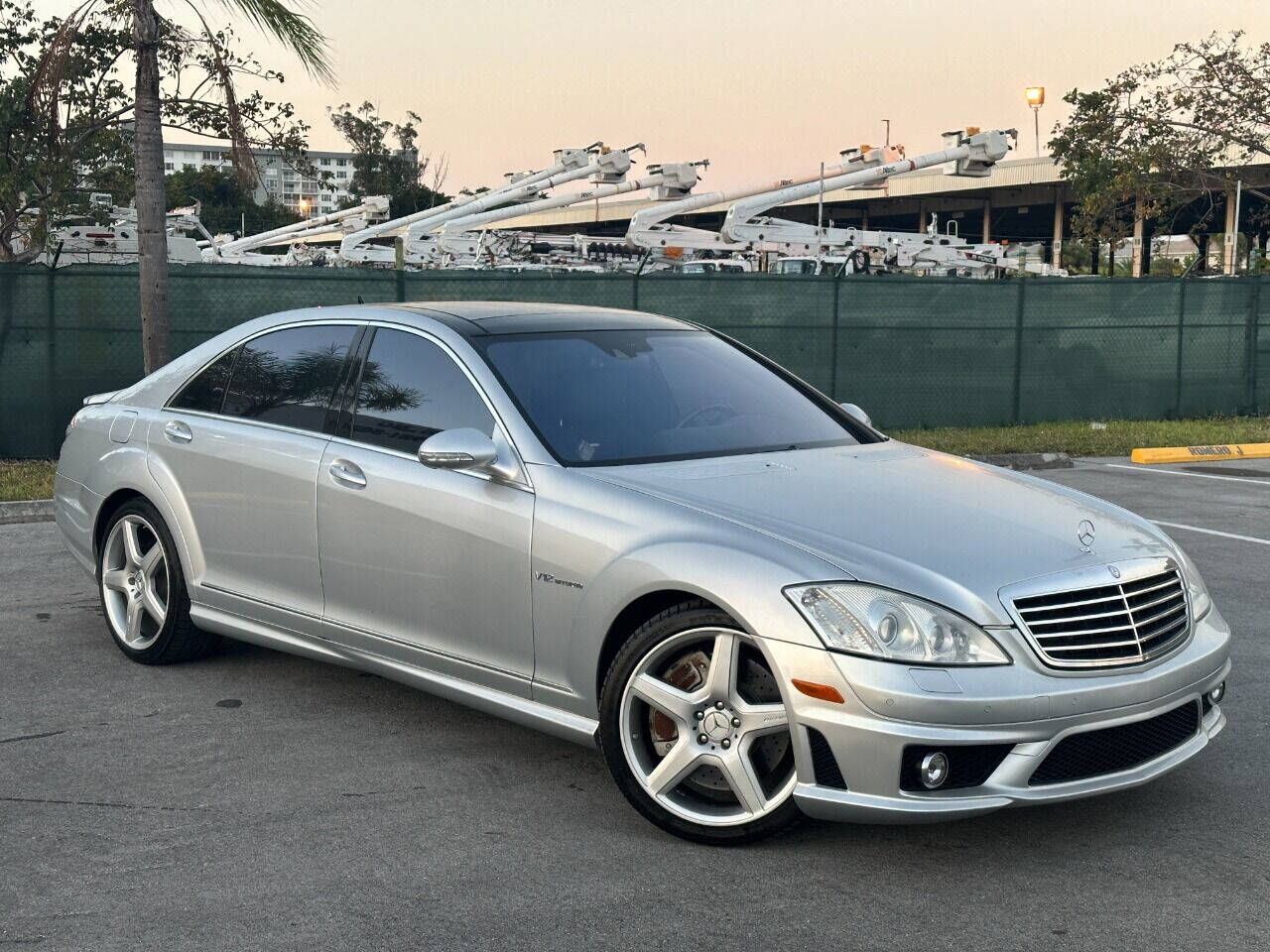 2007 Mercedes-Benz S-Class Sedan - $27,900