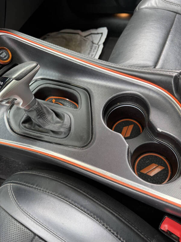 2016 Dodge Challenger SXT Plus