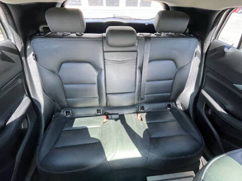 2017 Infiniti QX30 Luxury