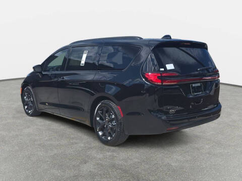2027 Chrysler Pacifica Limited