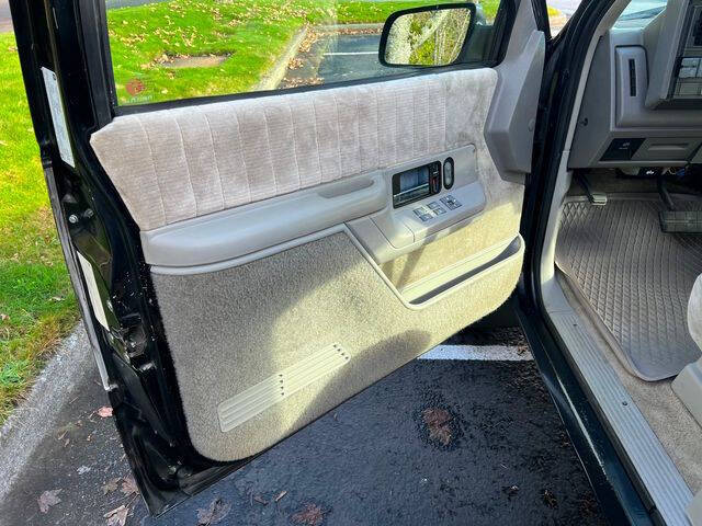 1993 GMC Suburban K2500