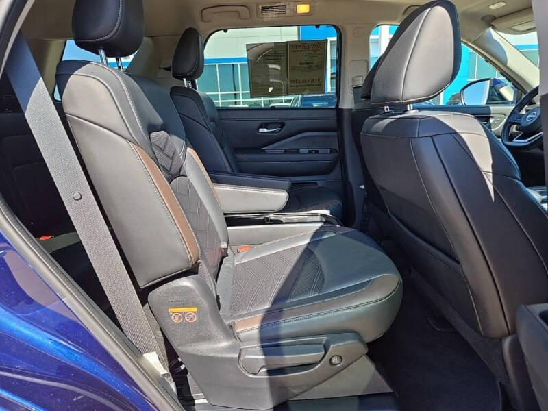 2022 Nissan Pathfinder Platinum