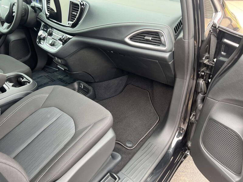 2024 Chrysler Pacifica Touring