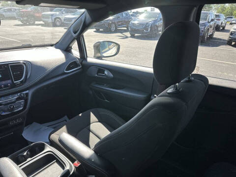2023 Chrysler Pacifica Touring