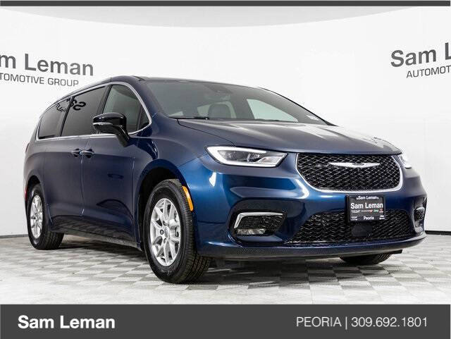 2025 Chrysler Pacifica for sale at Sam Leman Chrysler Jeep Dodge of Peoria in Peoria IL