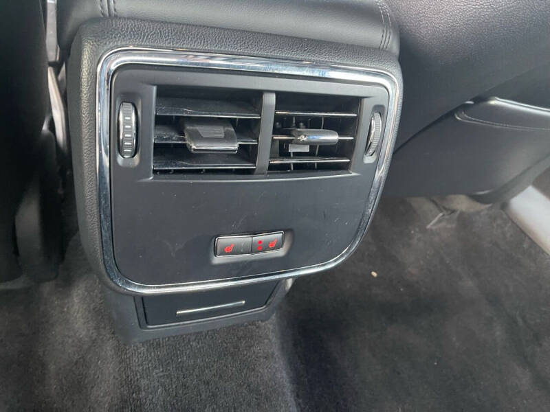 2017 Lincoln Continental Select