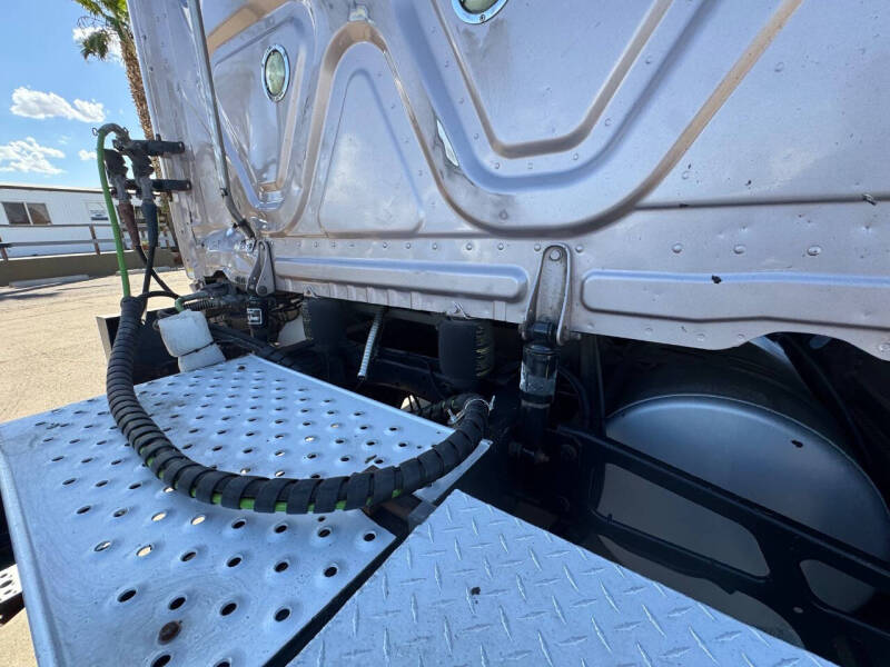 2014 Freightliner Cascadia