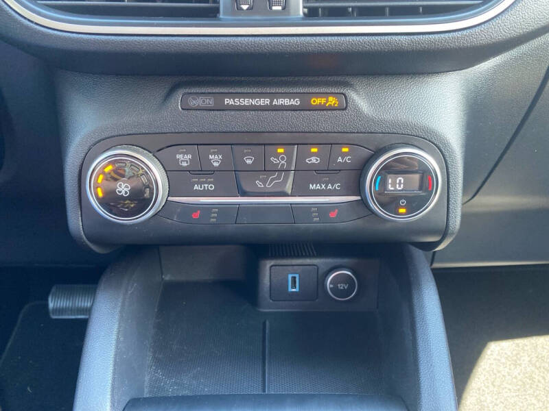 2020 Ford Escape SE