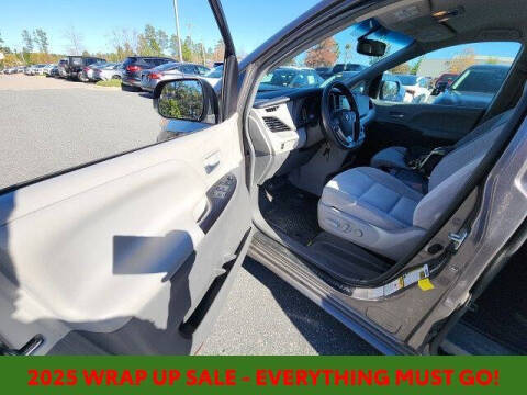 2017 Toyota Sienna LE 7-Passenger