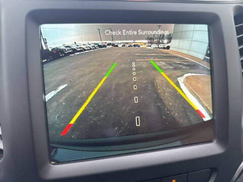 2023 Jeep Cherokee Altitude Lux