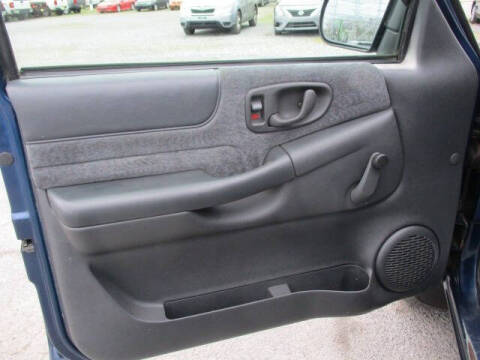 2000 Chevrolet S-10 LS