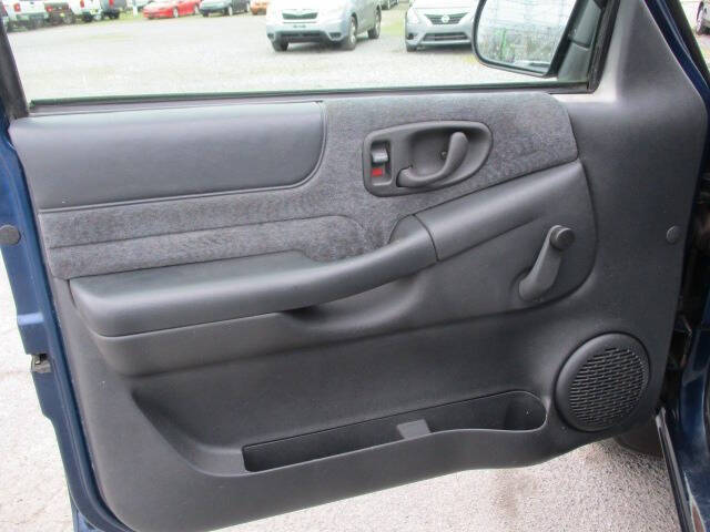2000 Chevrolet S-10 LS