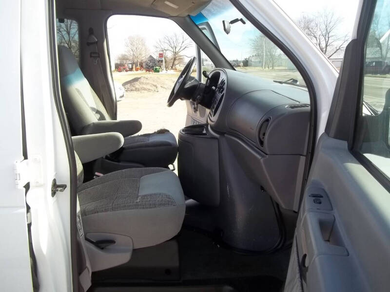 1999 Ford E-350 XL SD