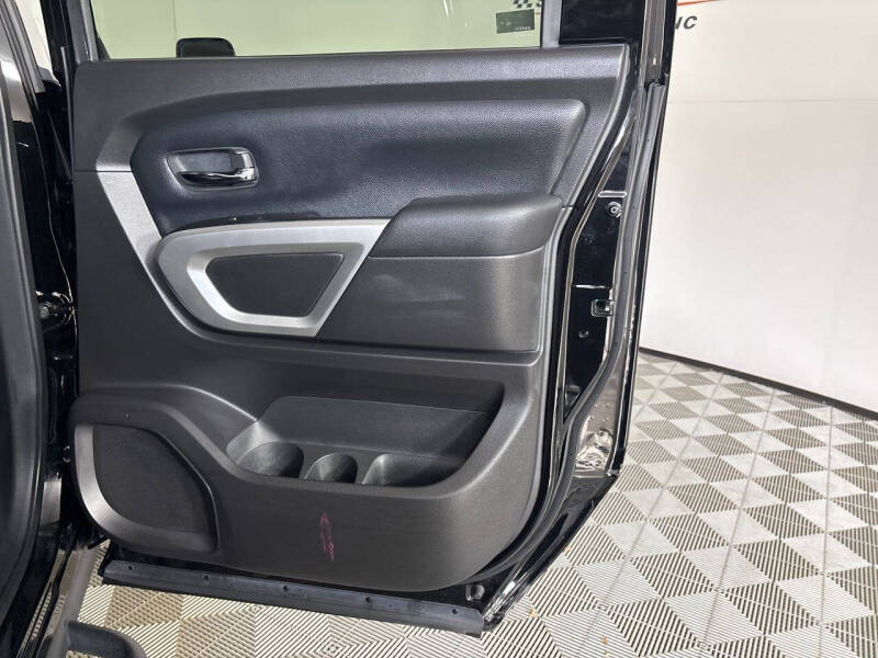 2024 Nissan Titan XD SV