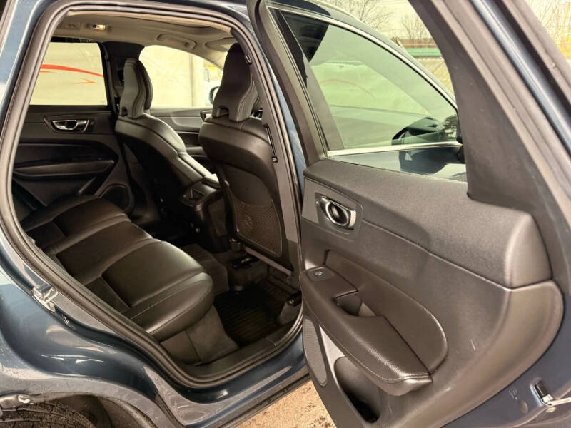 2020 Volvo XC60 T5 Momentum