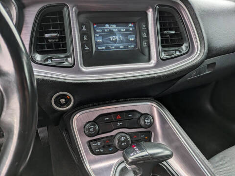2015 Dodge Challenger SXT