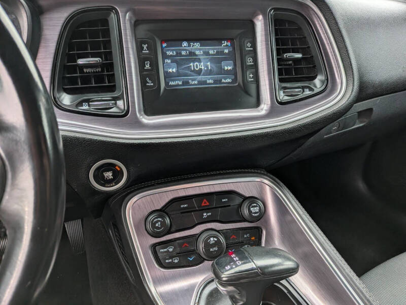 2015 Dodge Challenger SXT