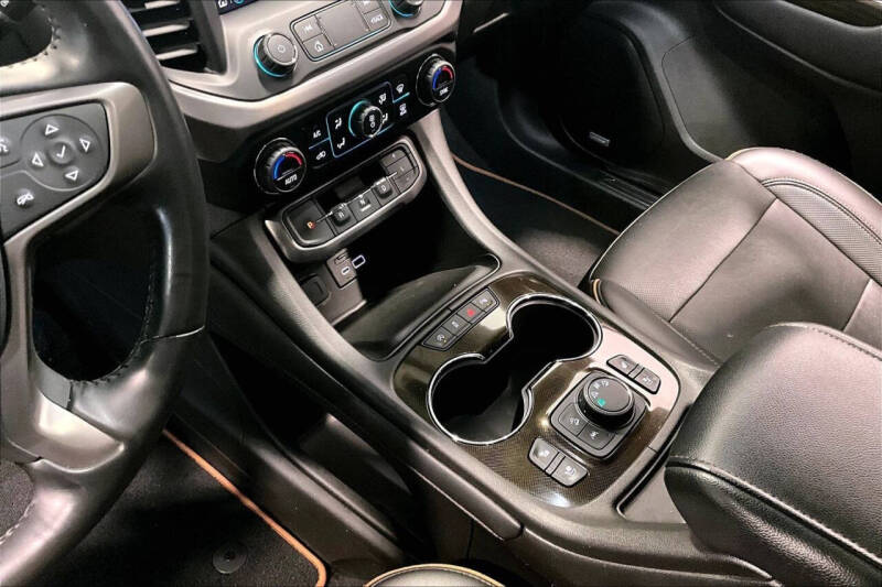 2022 GMC Acadia AT4