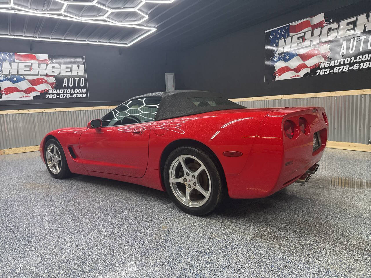 Red 2000 Chevrolet Corvette Base Convertible 2dr Convertible 2