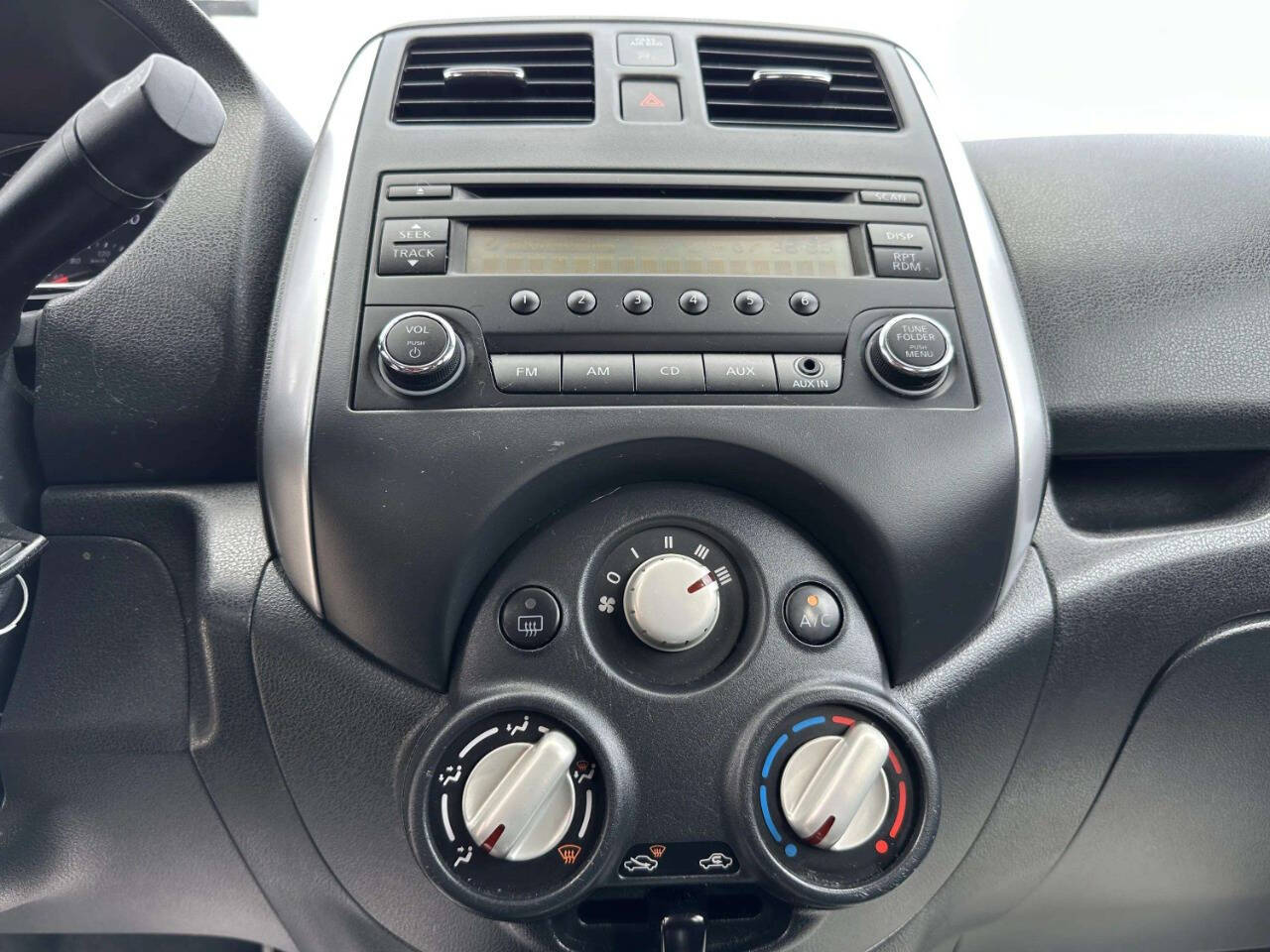NissanVersa Note31