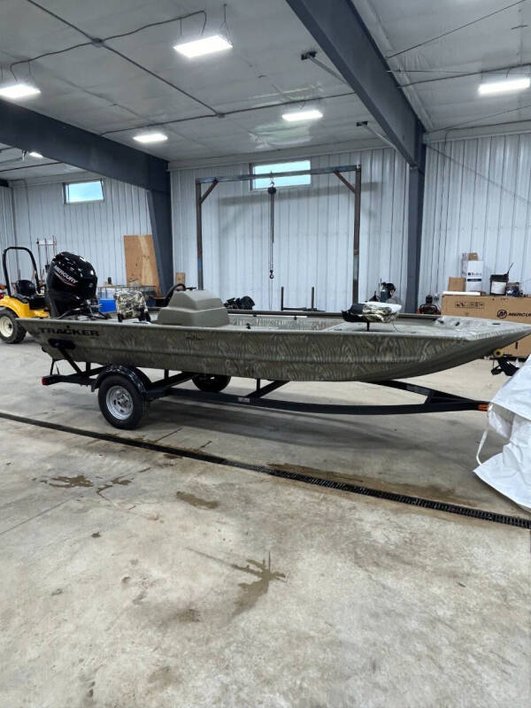 2025 Tracker GRIZZLY 1754  SC