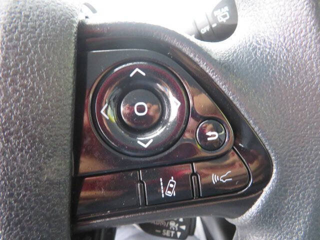 2022 Toyota Prius LE