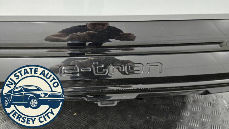 2024 Audi Q8 e-tron quattro Premium Plus